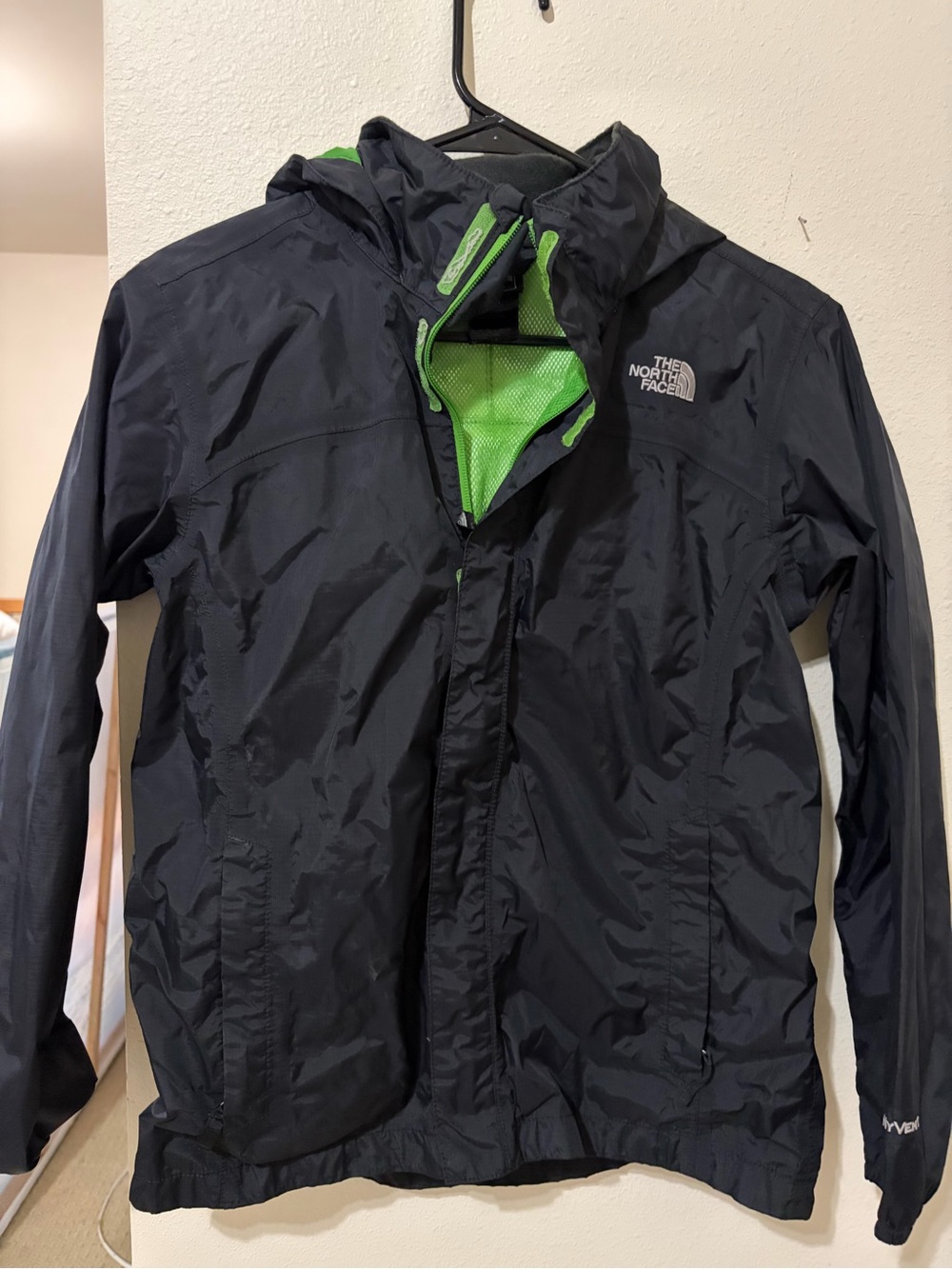 The North Face Boys L (14-16) Black Raincoat with Green Interior